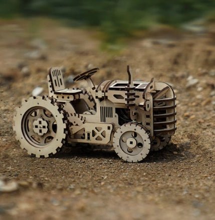 Maquette mécanique en bois à assembler – Tracteur | Kit DIY découpé au laser | Jouet éducatif créatif - 0 - LumeraKids