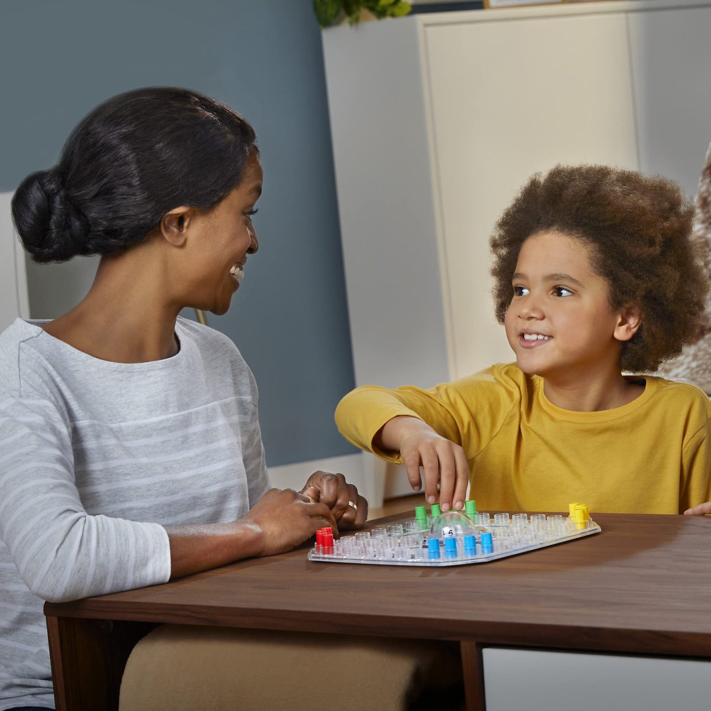 Hasbro Trouble Jeu de Société — Pop-O-Matic, Course & Stratégie, 2-4 Joueurs | Dès 5 Ans